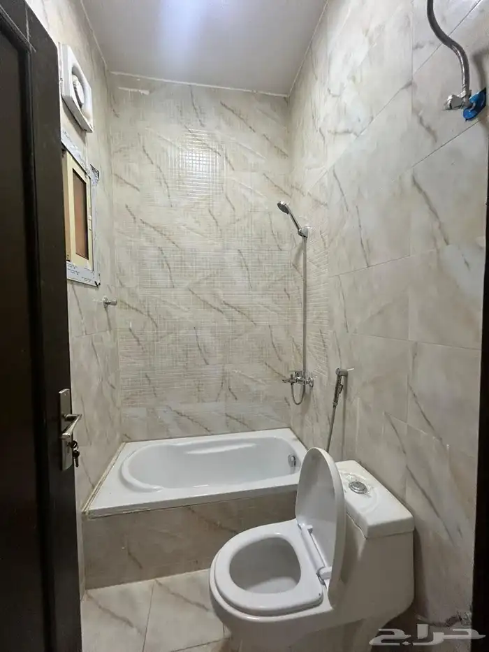 شقه تمليك حي البوداي 4 غرف وصاله يجي عليها فايض طيب 7