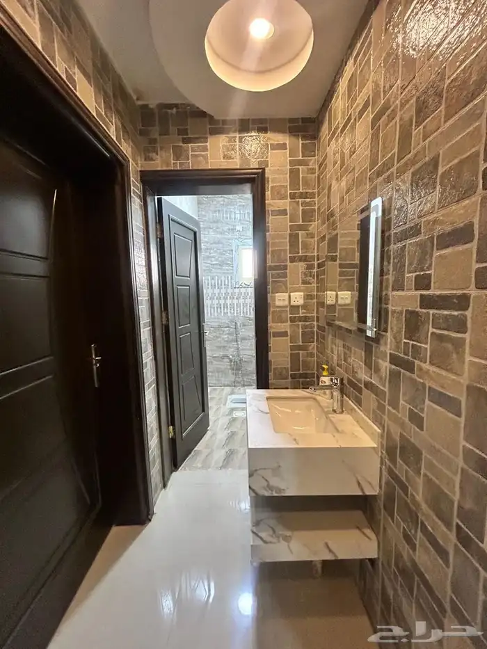 شقه تمليك حي البوداي 4 غرف وصاله يجي عليها فايض طيب 4