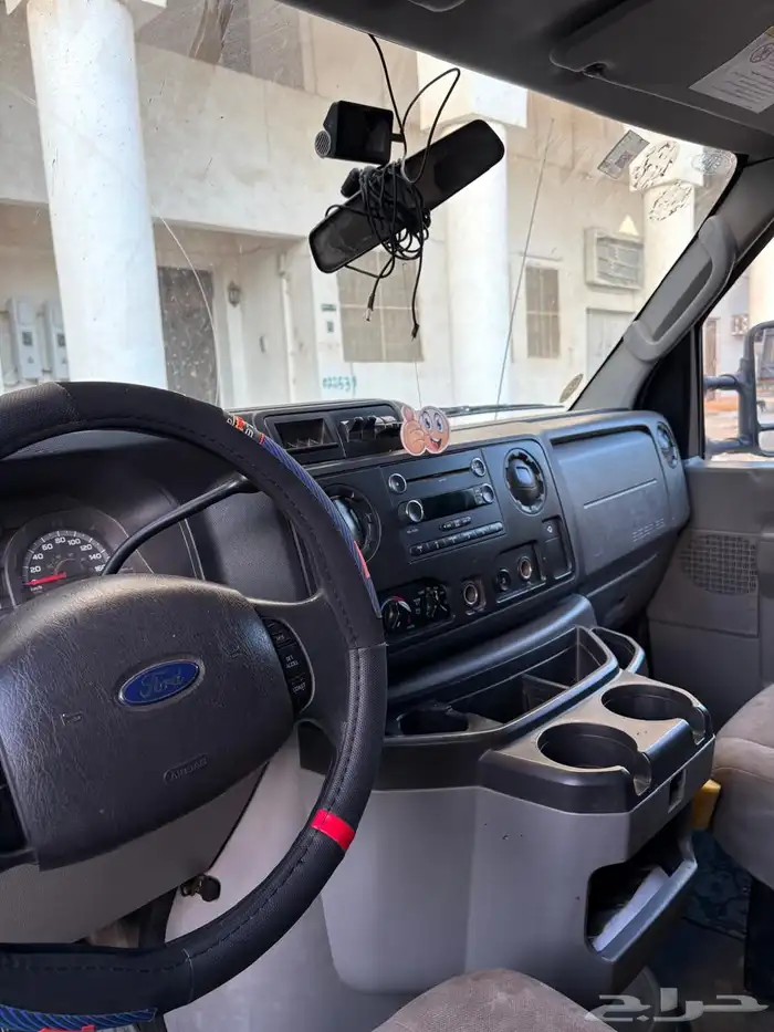 سيارة آيسكريم فان فوردe350 18