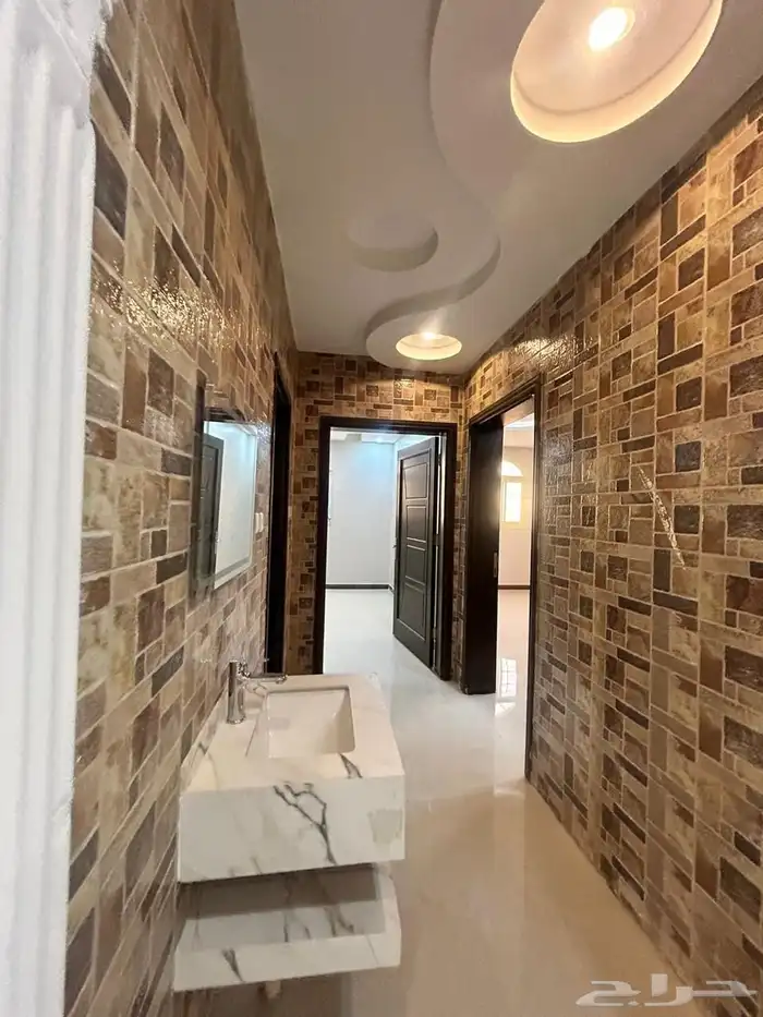 شقه تمليك حي البوداي 4 غرف وصاله يجي عليها فايض طيب 5