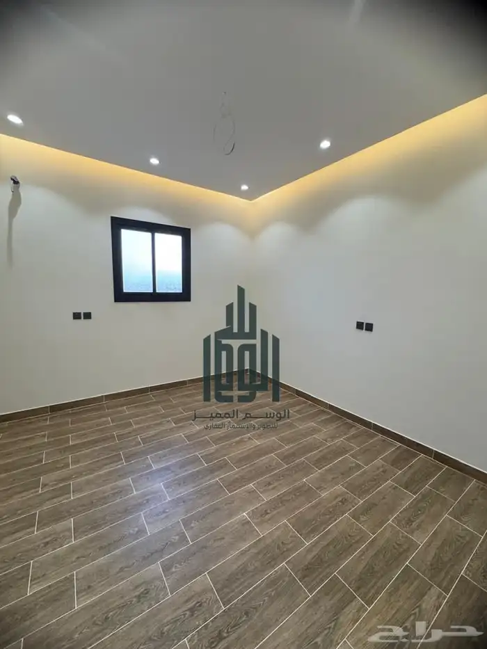 فلة روف أرضي للإيجار بحي الشفا 9