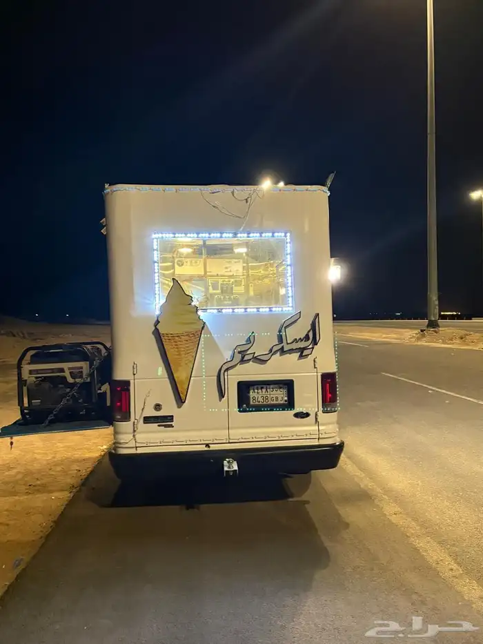 سيارة آيسكريم فان فوردe350 4