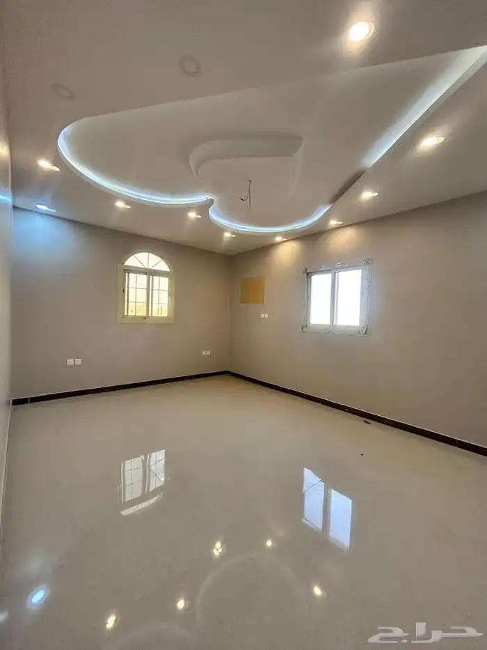 شقه تمليك حي البوداي 4 غرف وصاله يجي عليها فايض طيب 6