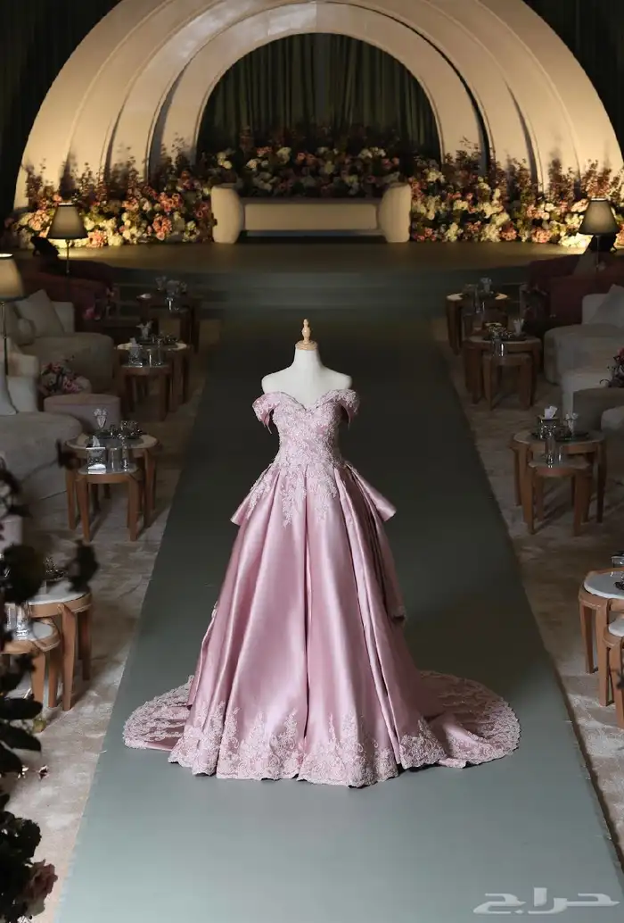 فستان شبكه للإيجار اليومي 0