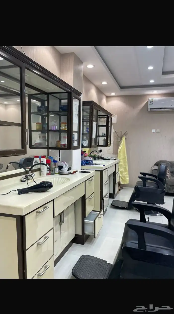 فرصة اغراض حلاق للبيع ب (3) الف فقط 1