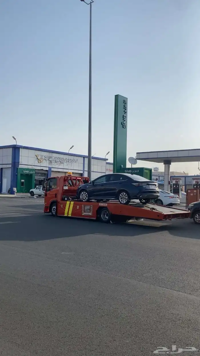 سطحه داخل ينبع وخارجها لنقل السيارات 0