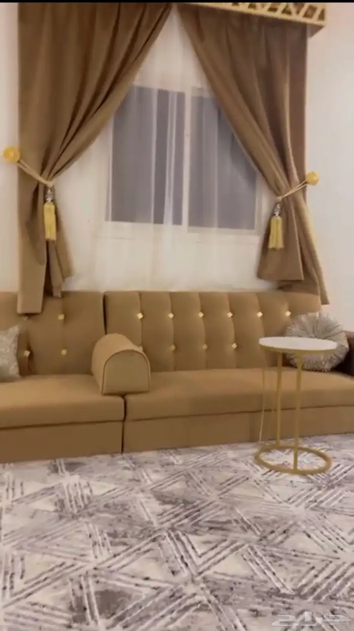 كنب مقاس 4 في 7 مع ستاره البيع 2000 قابل للتفاوض قارا 1