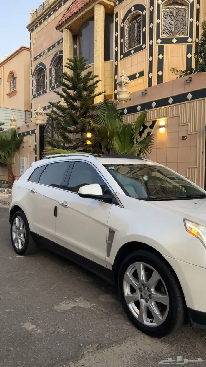 كاديلاك 2011 SRX فل كامل مخزن 43
