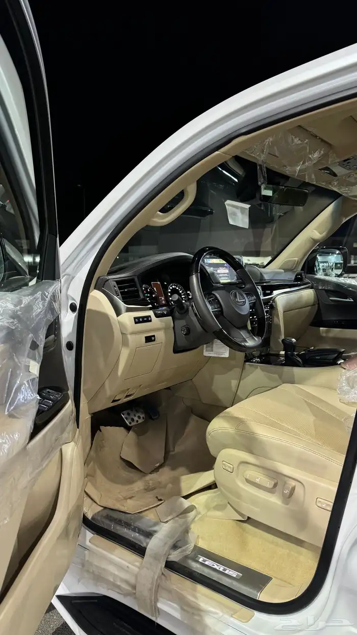 لكزس 2021 LX570 سبورت سعودي ماشي 6000 الاف مخزن اخو الاصفار 5