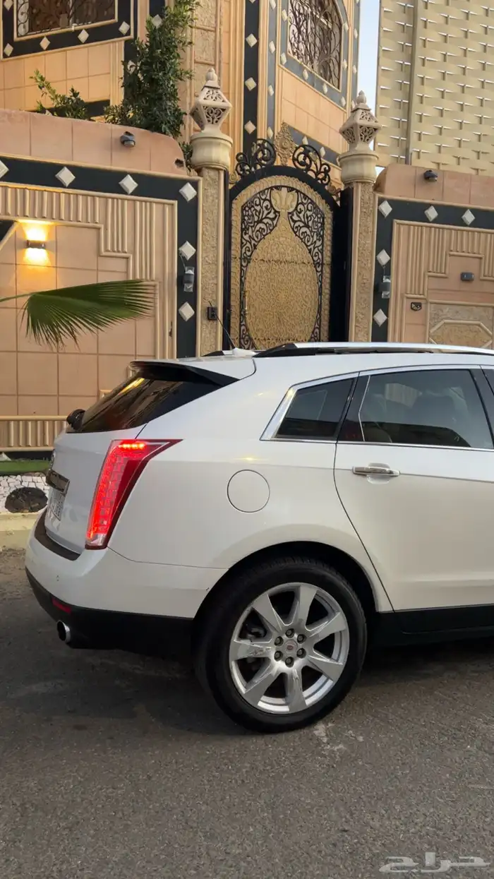 كاديلاك 2011 SRX فل كامل مخزن 42