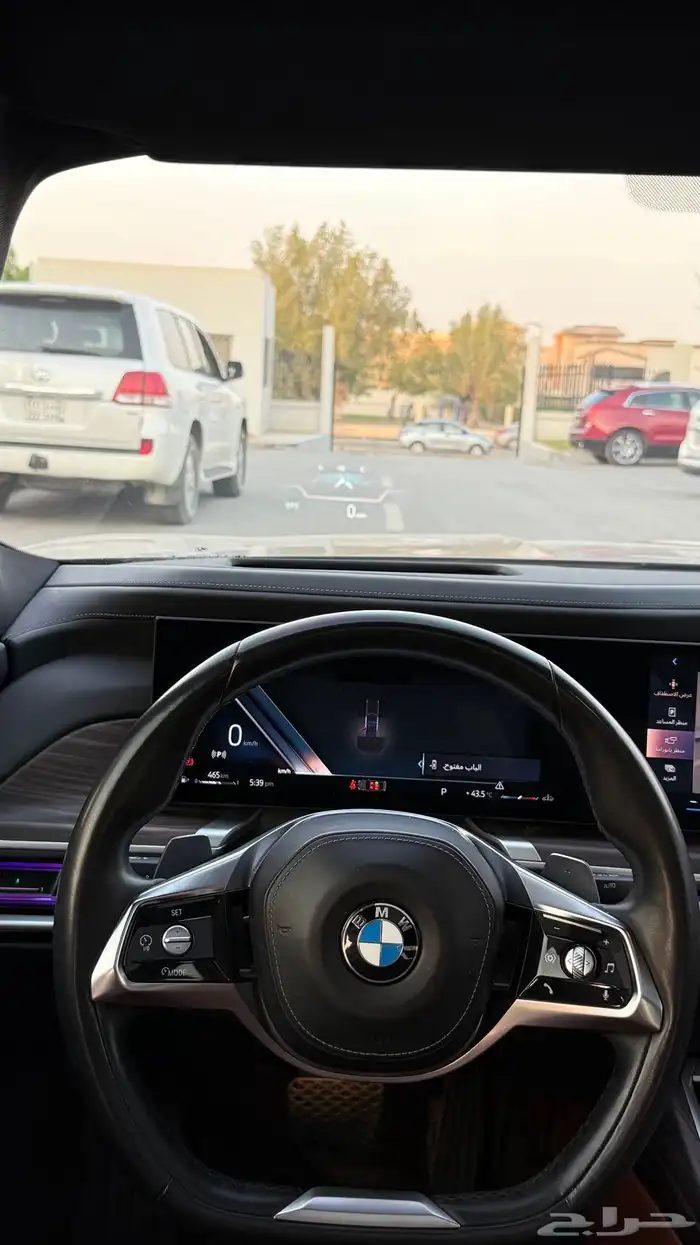 بي ام دبليو 2023 فئة 735 ناغي رصاصي غامق 10