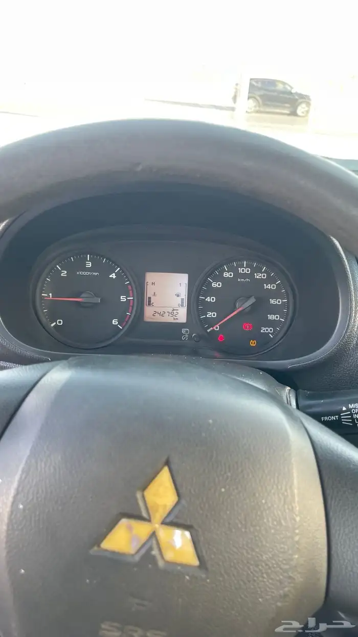 مستبيشي L200 نضيف 4