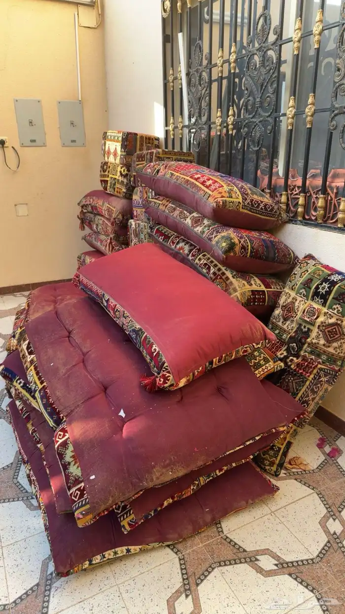 جلسة ارضيه. شبه جديدة 1