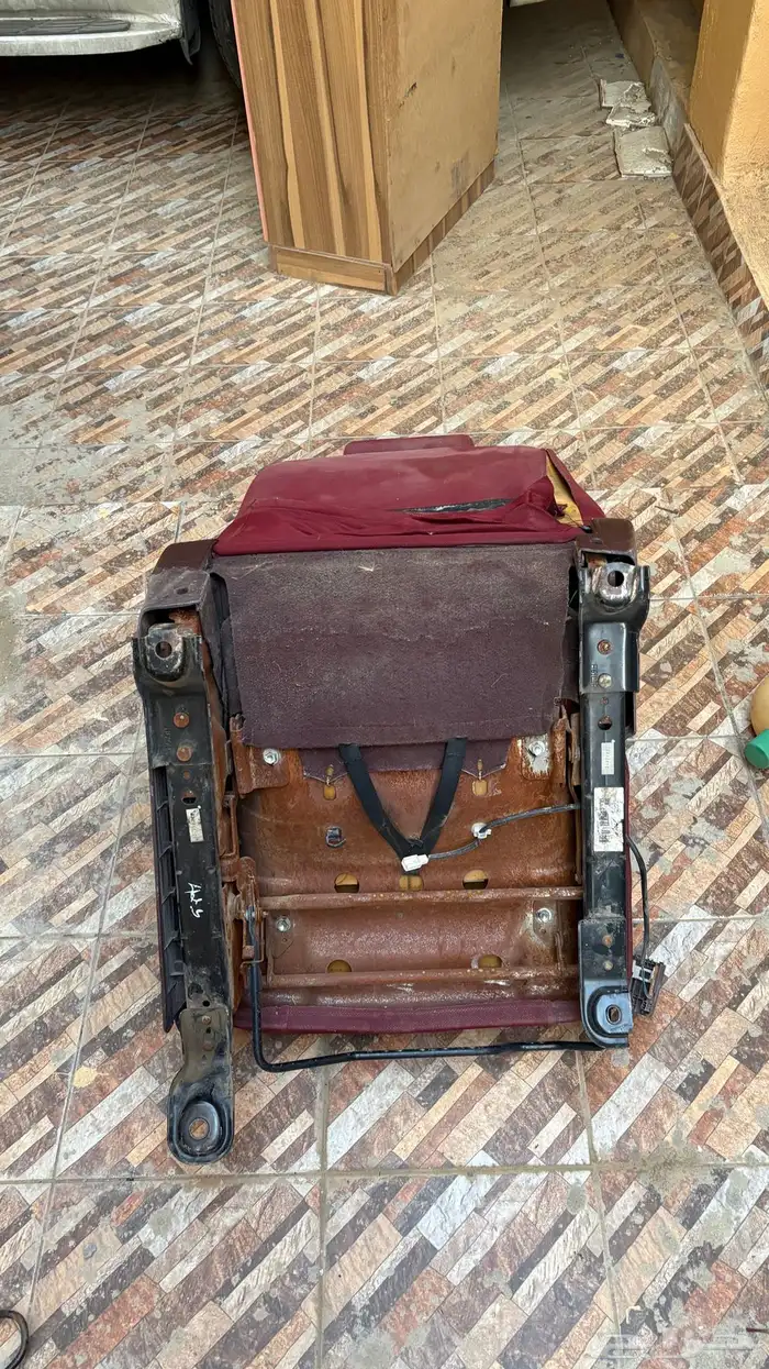مرتبة نيفارا البيع سمح من 2010 الى 2015 3