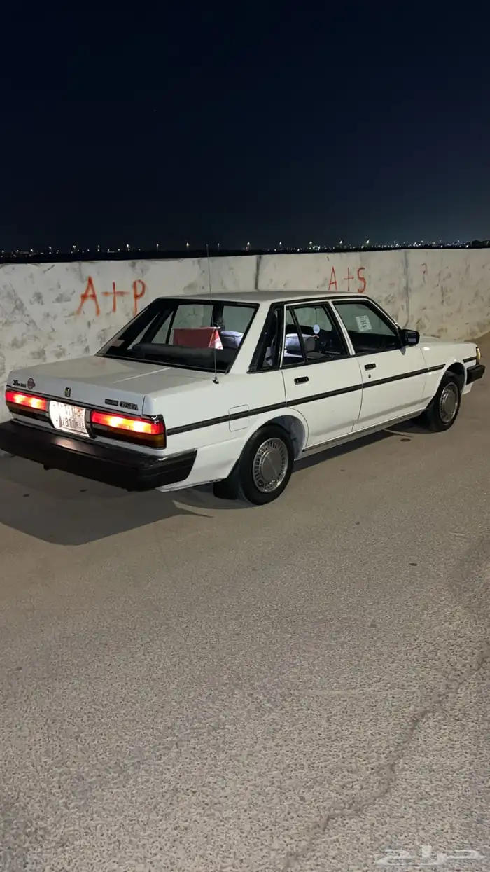 كرسيدا 1988 نظيفه ممشى 261 الف لاهل الصنف 8