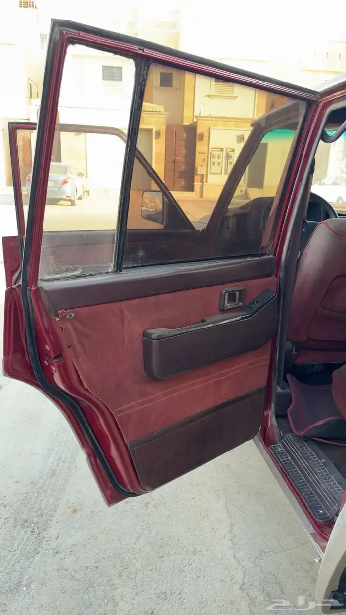 نيسان سفاري موديل 1993 21