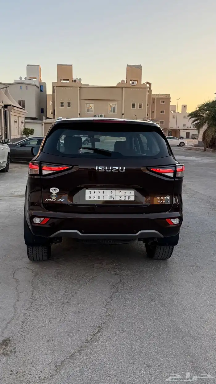 جيب ايسوزو 2022 MUX دبل فل كامل 1