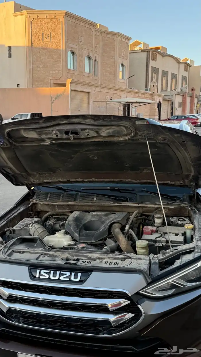 جيب ايسوزو 2022 MUX دبل فل كامل 18