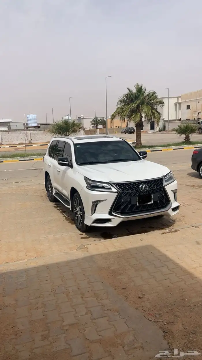 لكزز570 LX 2018سعودي DD فل كامل داخلي اف وايت 9