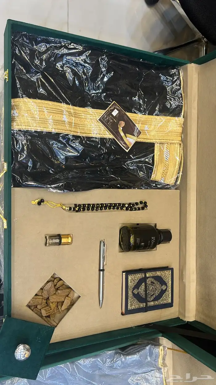صناديق   هدايا   فاخرة بشوت رجالية ملكية ومشالح 2