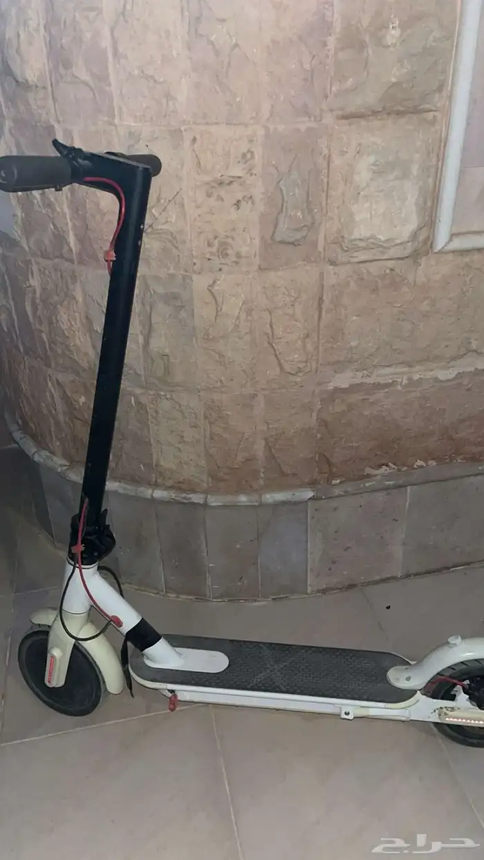 سكوتر كهربائي واقف 0