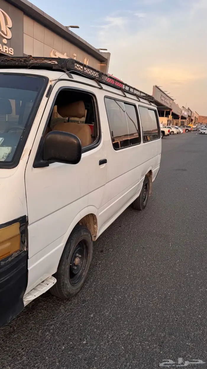 باص تايوتا 4