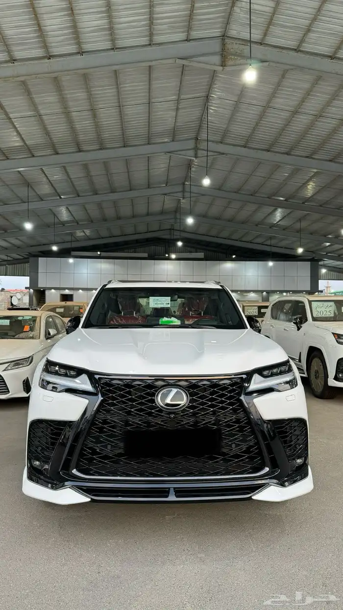 لكزس 2024 LX600 فئة اف سبورت بريمي ماشي 13 الف اخو الاصفار 1
