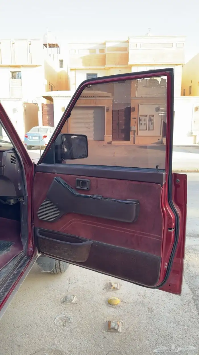 نيسان سفاري موديل 1993 25