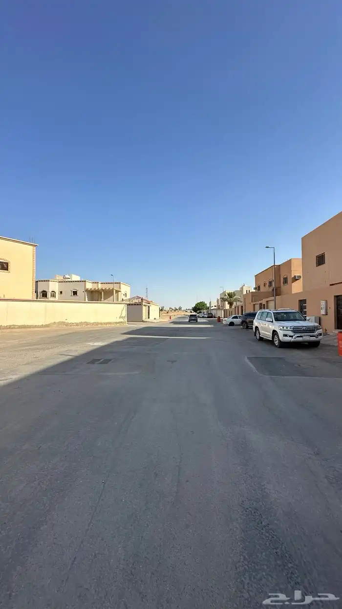 فيلا بحي الشقة دور وشقتين بمساحة( 466متر ) 1