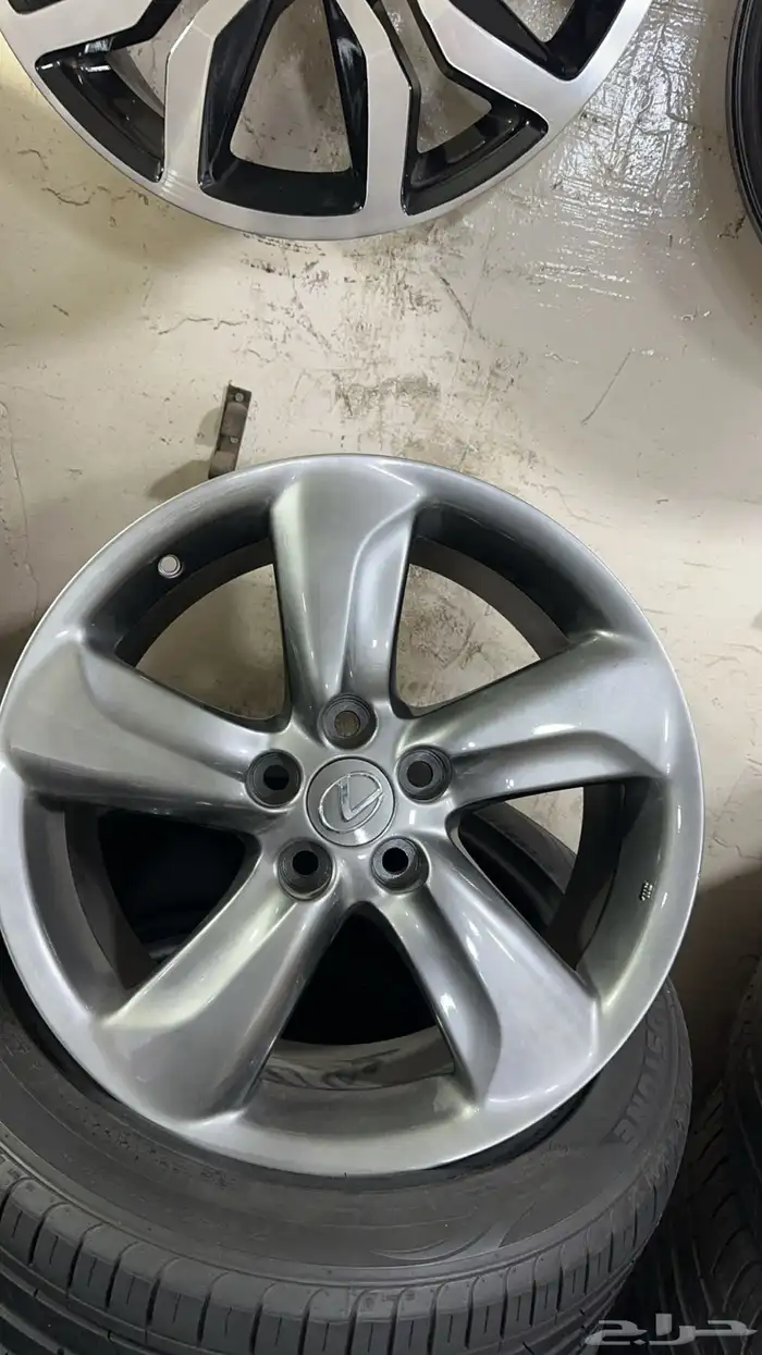 طقم جنوط لكزس جي اس مروحة مكحلين اصلي نظيف 4