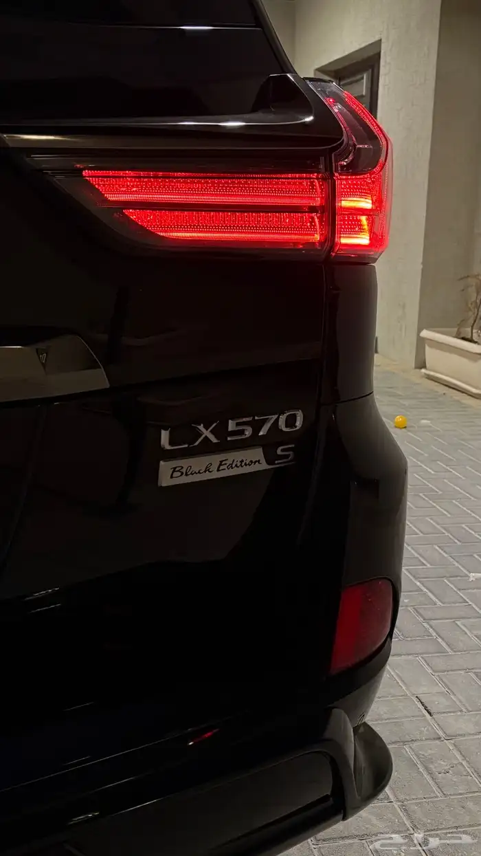 لكزس 2019 بلاك ادشن 16