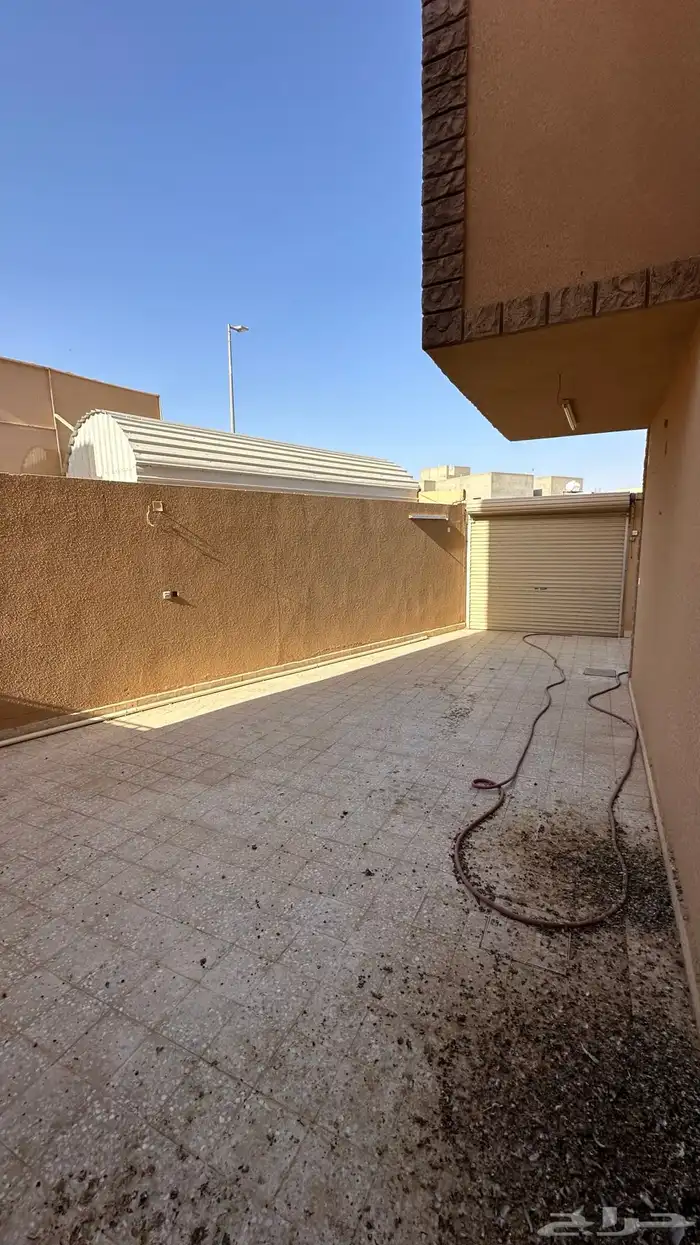 فيلا بحي الشقة دور وشقتين بمساحة( 466متر ) 10