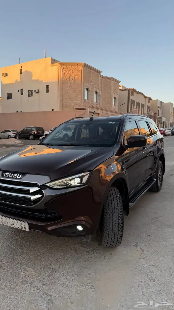 جيب ايسوزو 2022 MUX دبل فل كامل 8