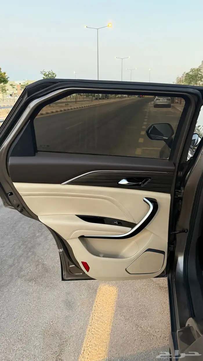 للبيع جيب صيني فاو T77 64