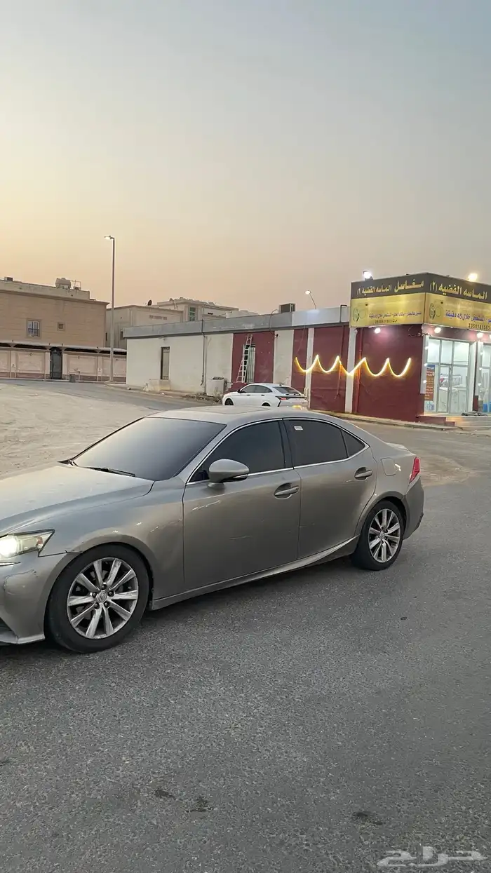للبيع لكزس is250 2014 1