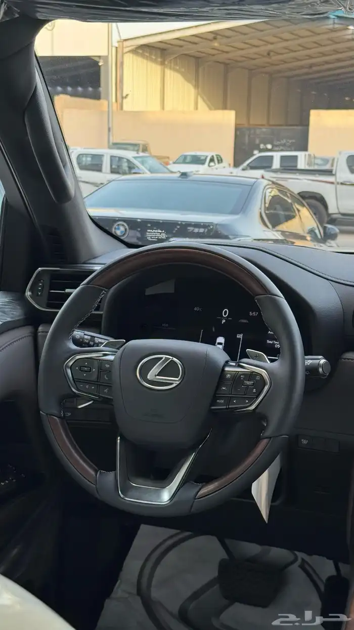 لكزس LX600 BB - أوف وايت - خليجي - 2025 6