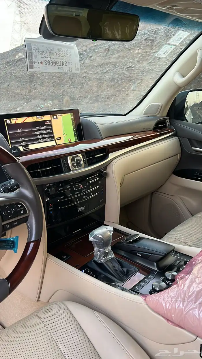 لكزس LX570 2019 16