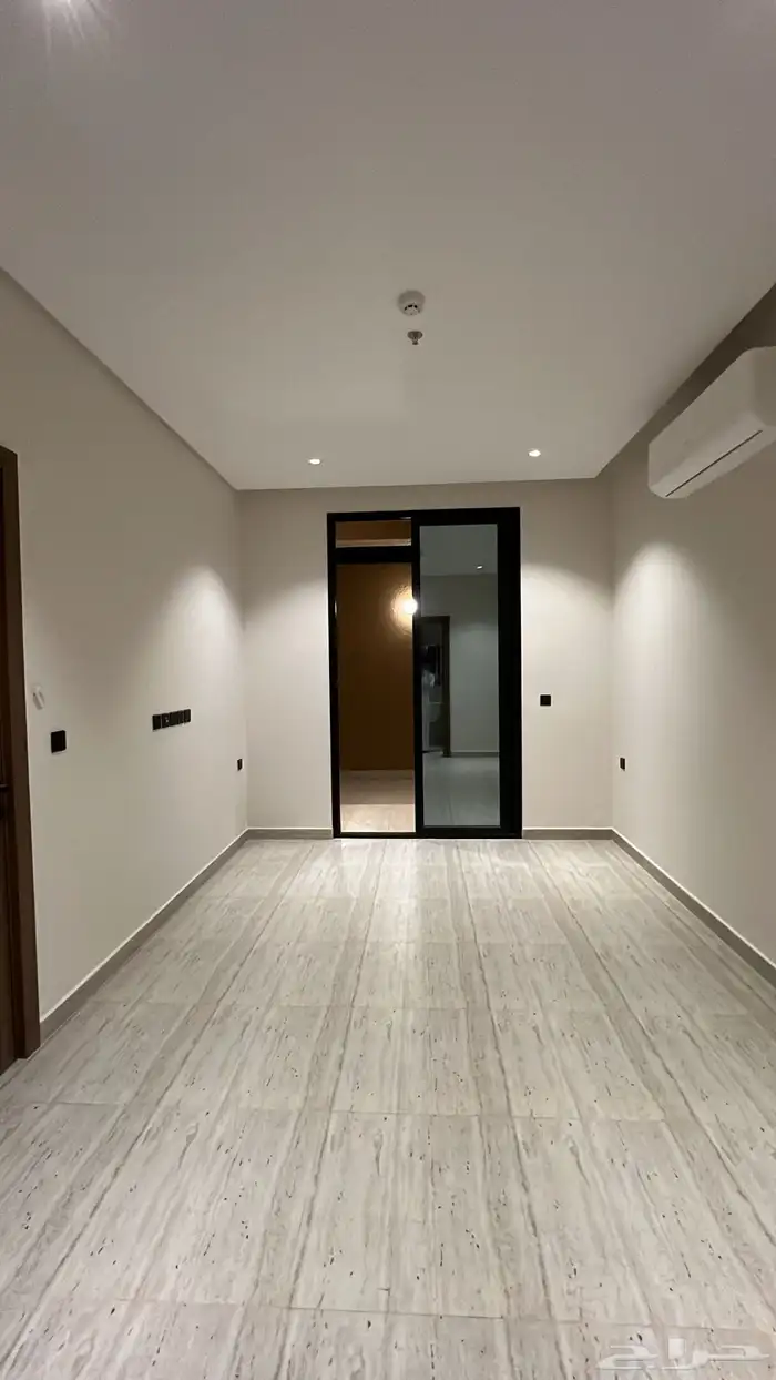 شقه في حي عرقة 9