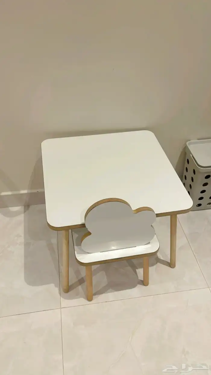 ترابيزت اطفال تقيله ونضيف مافيهااي عيب 0