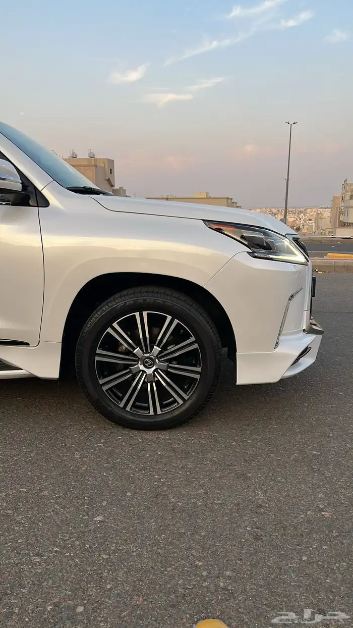 لكزس LX570 2019 4