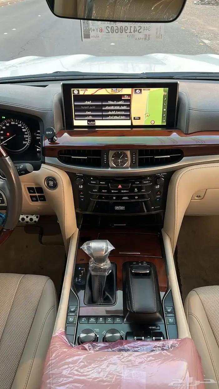 لكزس LX570 2019 30