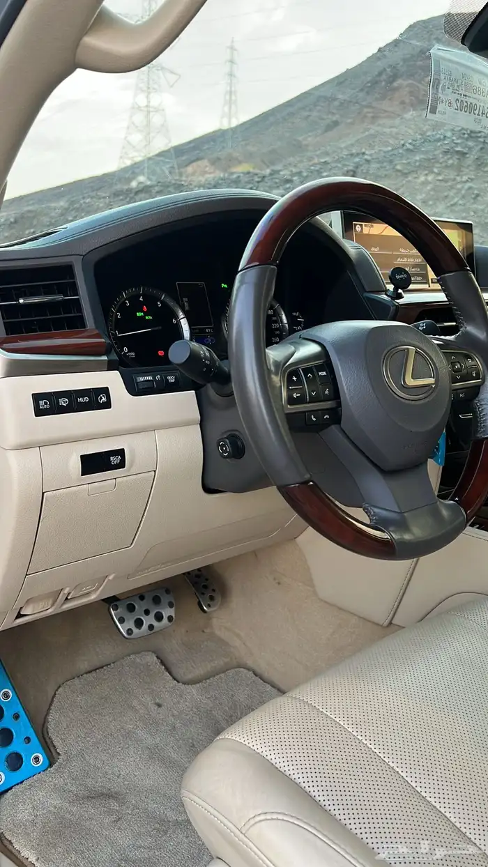 لكزس LX570 2019 15