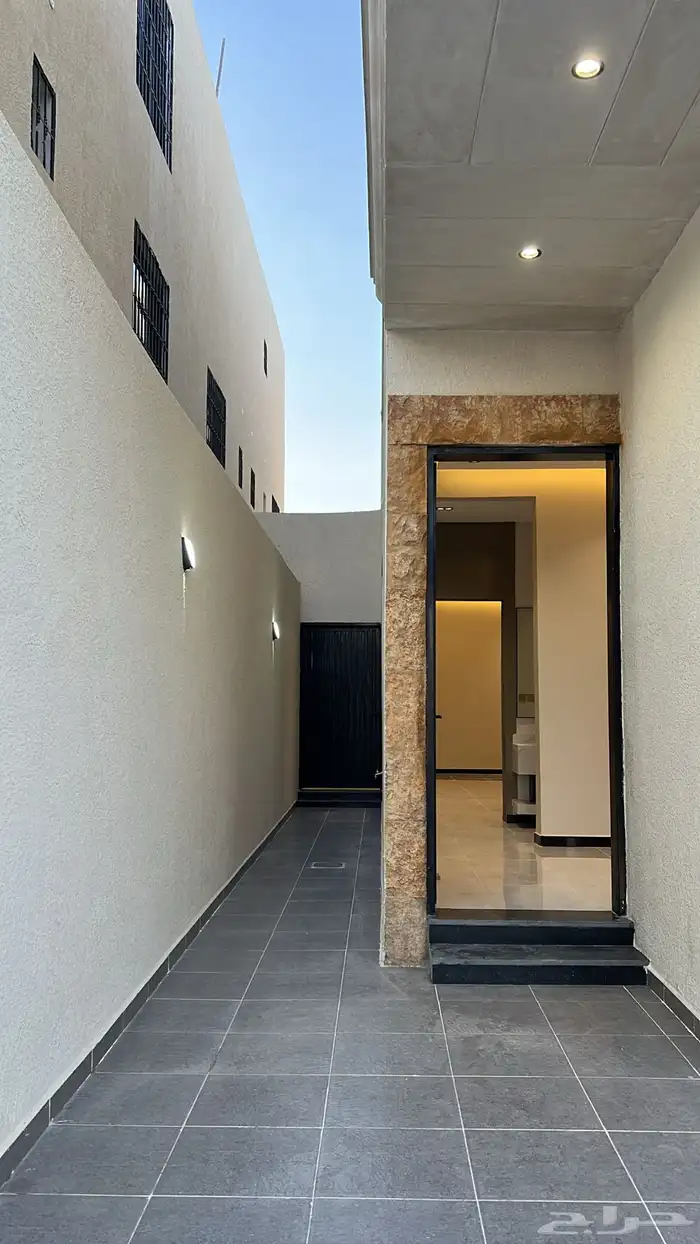 دور للبيع في غصون حي الجنادرية السعر 800 0