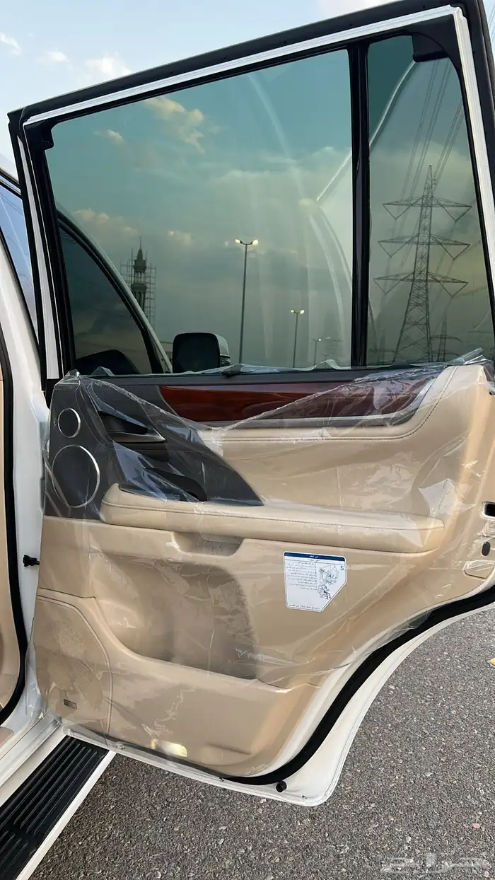 لكزس LX570 2019 21