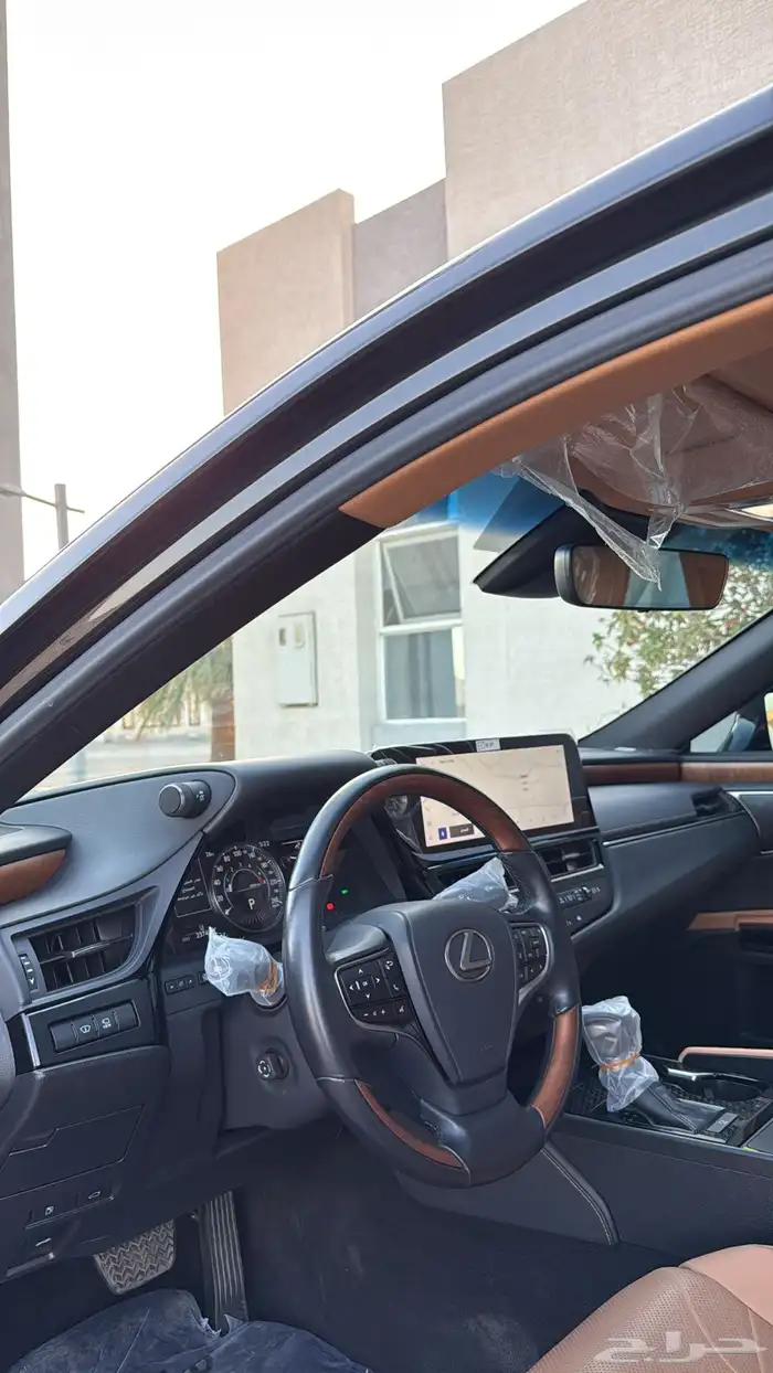 لكزس ES350 موديل 2024 فل اعلى فئه DD شبة جديدة 11