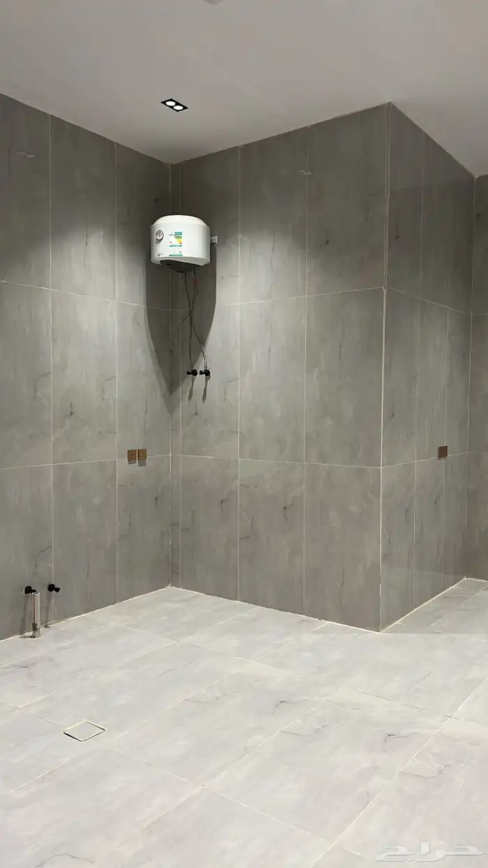 دور للبيع في غصون حي الجنادرية السعر 800 4