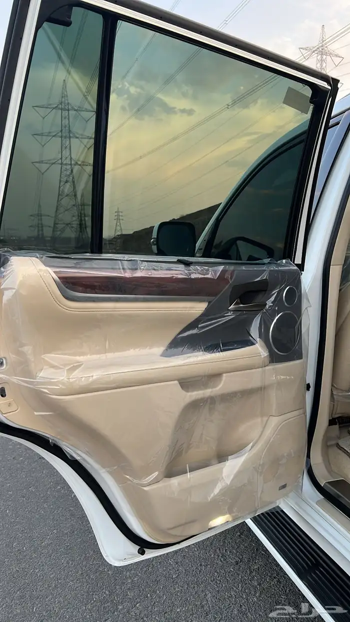 لكزس LX570 2019 17