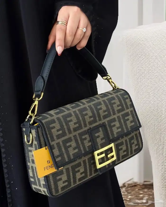 شنط ونظارات نسائية ماركات كوبي ون 67