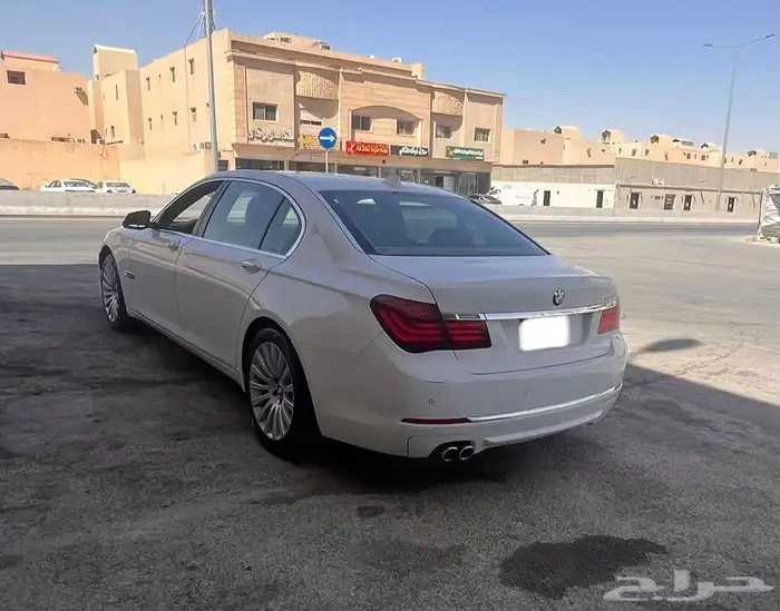بي ام 730 li ابيض داخلي جملي 2014 4