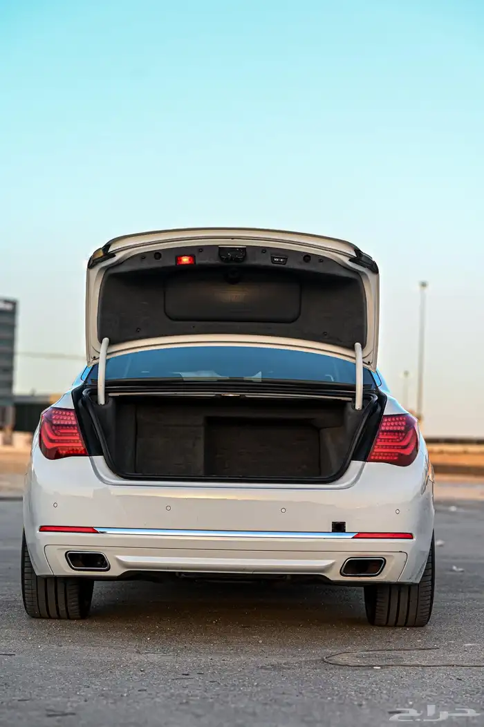 بي ام دبليو 740Li 13